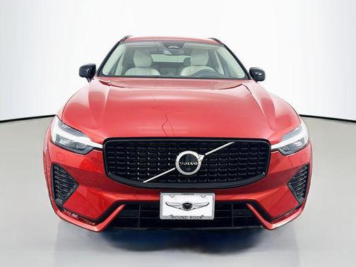 2023 Volvo XC60 B6 Ultimate Dark Theme