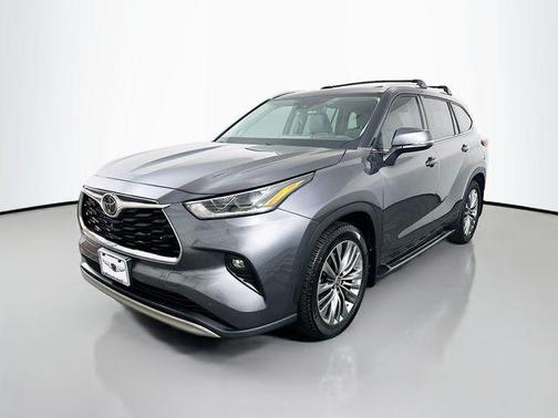 Magnetic Gray Metallic 2021 Toyota Highlander Platinum