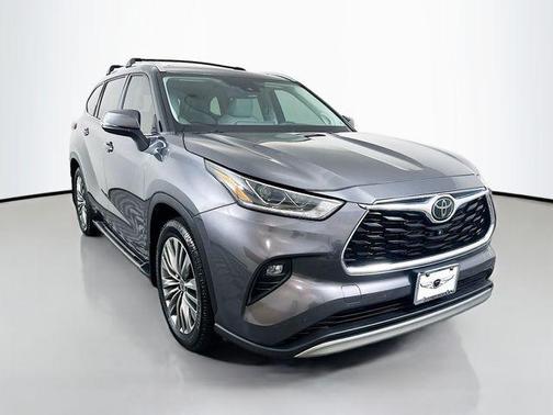Magnetic Gray Metallic 2021 Toyota Highlander Platinum