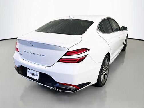 Uyuni White 2026 Genesis G70 2.5T RWD