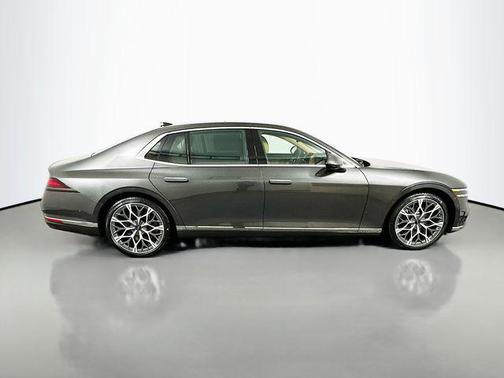 Makalu Gray 2026 Genesis G90 3.5T E-SC MHEV AWD