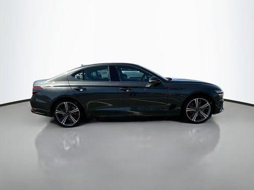 2025 Genesis G70 2.5T RWD