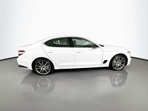 2025 Genesis G70 2.5T RWD