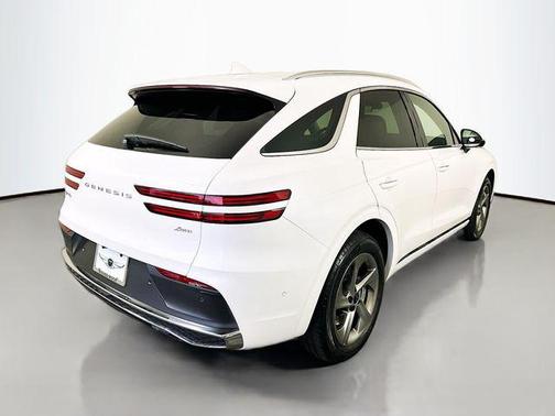 Uyuni White 2026 Genesis GV70 2.5T Advanced