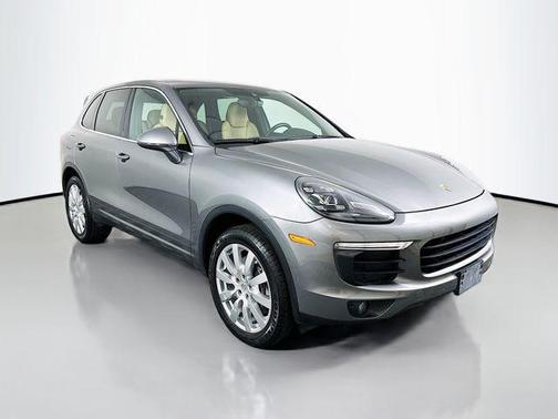 Meteor Gray Metallic 2016 Porsche Cayenne Cayenne