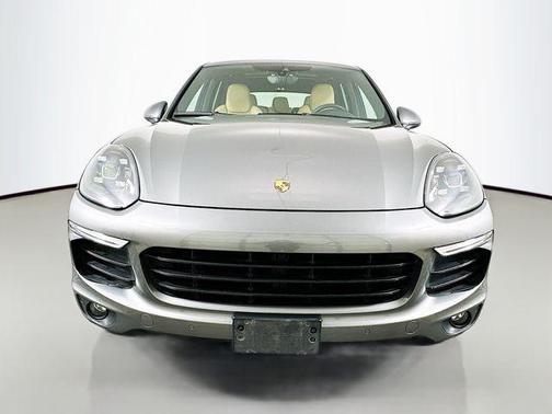 Meteor Gray Metallic 2016 Porsche Cayenne Cayenne