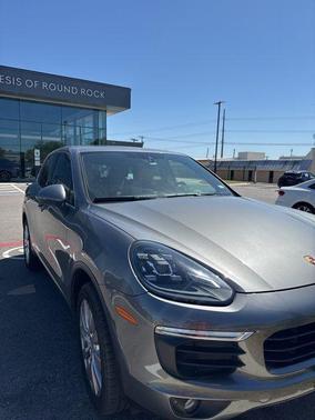 Meteor Gray Metallic 2016 Porsche Cayenne Cayenne