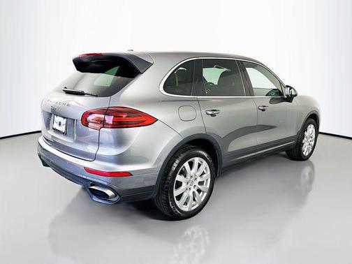 Meteor Gray Metallic 2016 Porsche Cayenne Cayenne