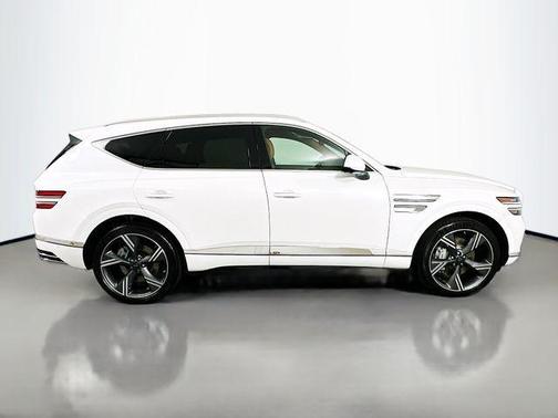 Uyuni White 2026 Genesis GV80 3.5T