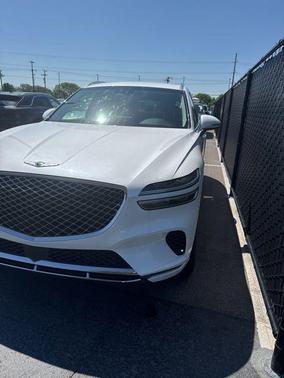 White 2025 Genesis GV70 2.5T AWD