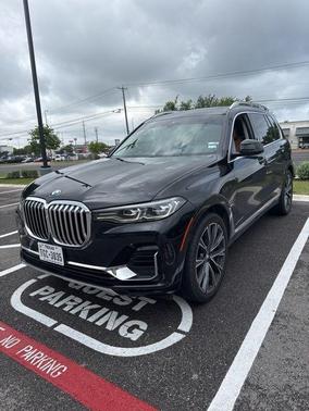 Black Sapphire Metallic 2021 BMW X7 xDrive40i