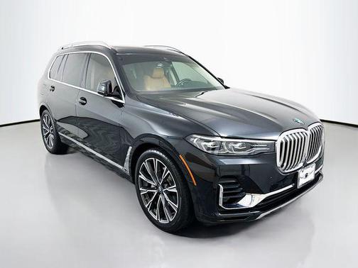 Black Sapphire Metallic 2021 BMW X7 xDrive40i