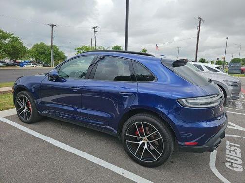 Blue 2024 Porsche Macan Macan