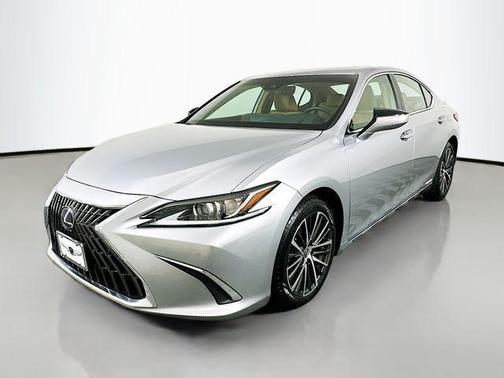 2022 Lexus ES 300h Base