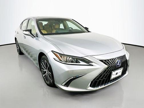 2022 Lexus ES 300h Base