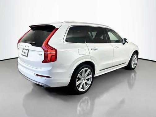 Crystal White Pearl 2019 Volvo XC90 T6 Inscription