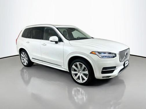 Crystal White Pearl 2019 Volvo XC90 T6 Inscription