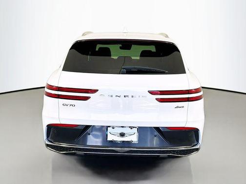 Uyuni White 2026 Genesis GV70 2.5T Advanced