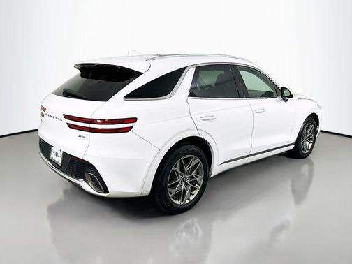 Alta White 2025 Genesis GV70 2.5T AWD
