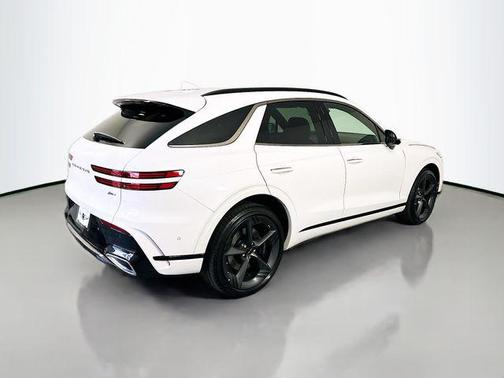 Uyuni White 2026 Genesis GV70 2.5T Sport Prestige