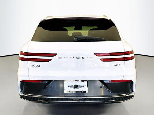 Alta White 2026 Genesis GV70 2.5T