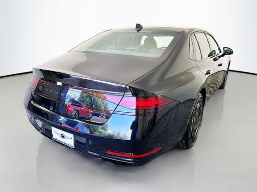 Vik Black 2026 Genesis G90 3.5T E-SC Prestige Black AWD