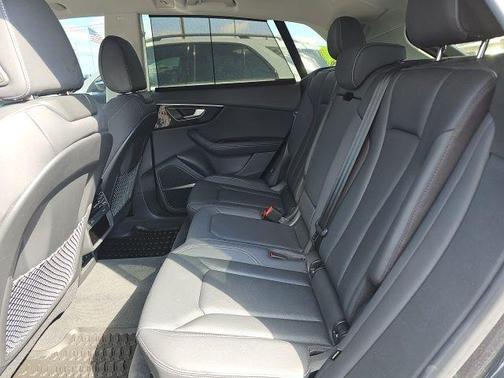 2022 Audi Q8 55 Premium Plus