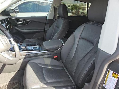 2022 Audi Q8 55 Premium Plus