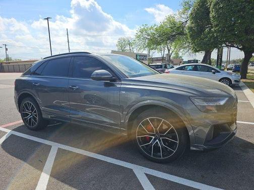 2022 Audi Q8 55 Premium Plus