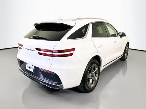 Uyuni White 2026 Genesis GV70 2.5T Select