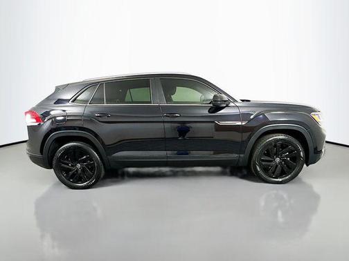 2022 Volkswagen Atlas Cross Sport 2.0T SE w/Technology 4MOTION