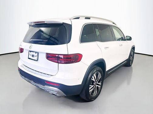 Polar White 2025 Mercedes-Benz GLB 250 Base