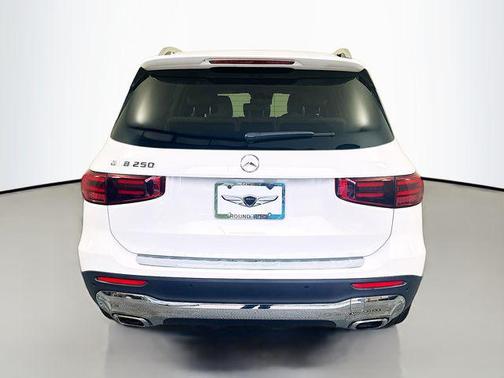 Polar White 2025 Mercedes-Benz GLB 250 Base
