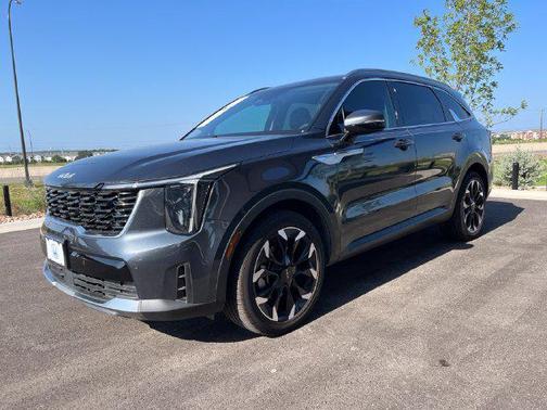 Grey 2024 Kia Sorento EX