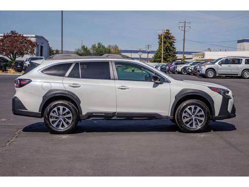 Whi White 2025 Subaru Outback Premium