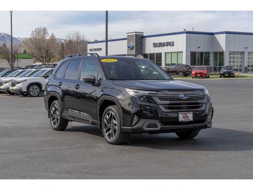 Crystal Black Silica 2025 Subaru Forester Limited