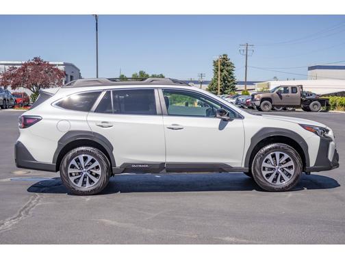 Whi White 2025 Subaru Outback Premium
