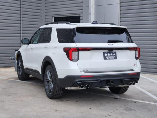 Star White Metallic Tri-Coat 2026 Ford Explorer ST
