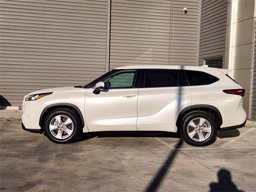 2020 Toyota Highlander L