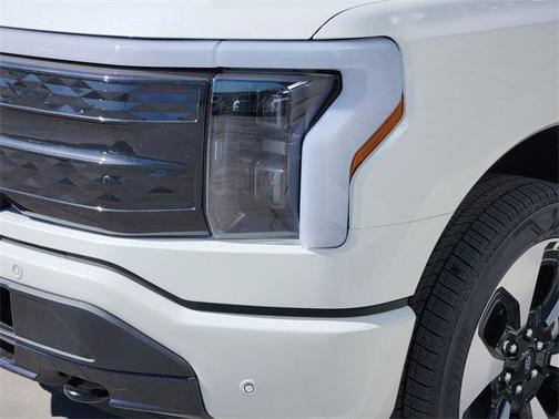 2025 Ford F-150 Lightning Platinum