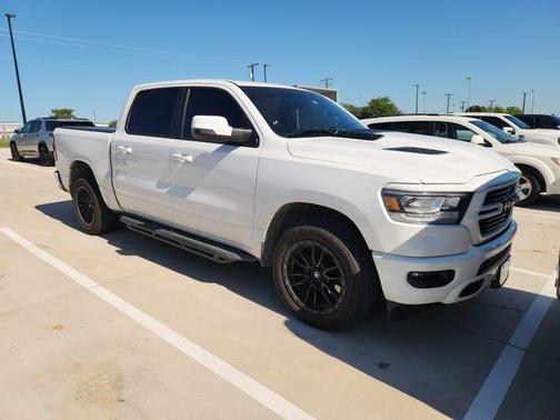 Bright White Clearcoat 2023 RAM 1500 Laramie