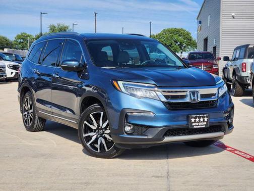 Blue 2022 Honda Pilot AWD Elite