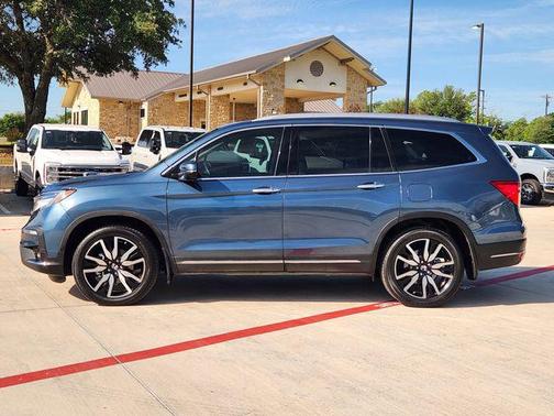 Blue 2022 Honda Pilot AWD Elite