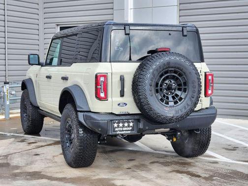 Desert Sand 2026 Ford Bronco Badlands