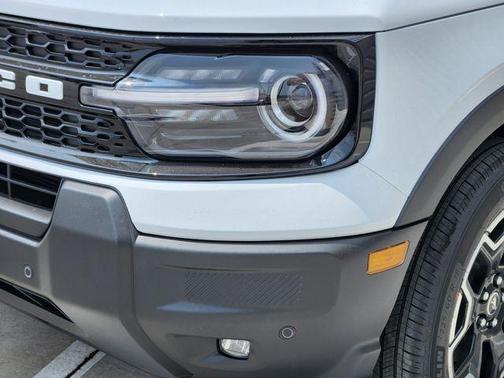 Oxford White 2026 Ford Bronco Sport Outer Banks