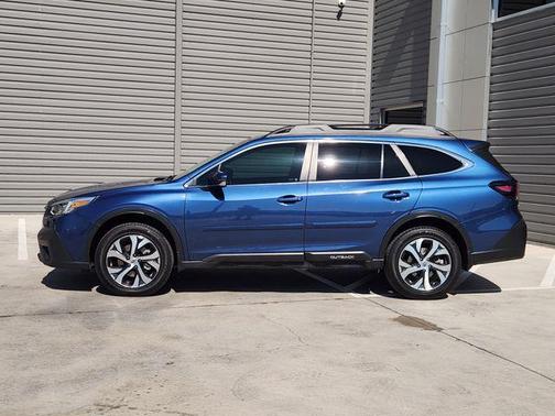 Abyss Blue Pearl 2022 Subaru Outback Limited