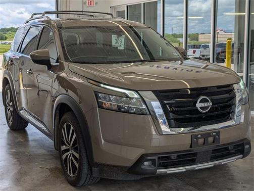 2023 Nissan Pathfinder Platinum FWD