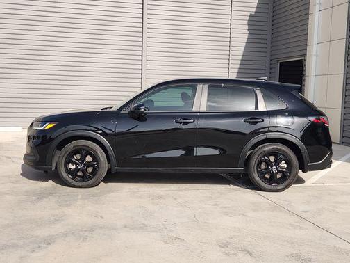 Crystal Black Pearl 2023 Honda HR-V LX