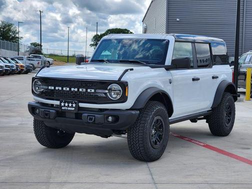 Oxford White 2026 Ford Bronco Big Bend