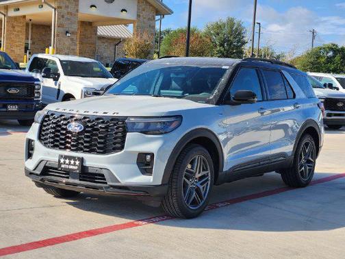 Avalanche Gray 2027 Ford Explorer ST-Line